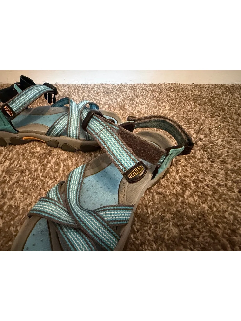 Keen adjustable buckle